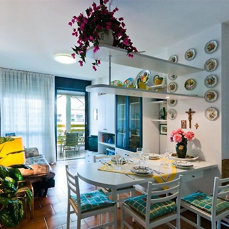 Solarium Apartment Бибионе Екстериор снимка
