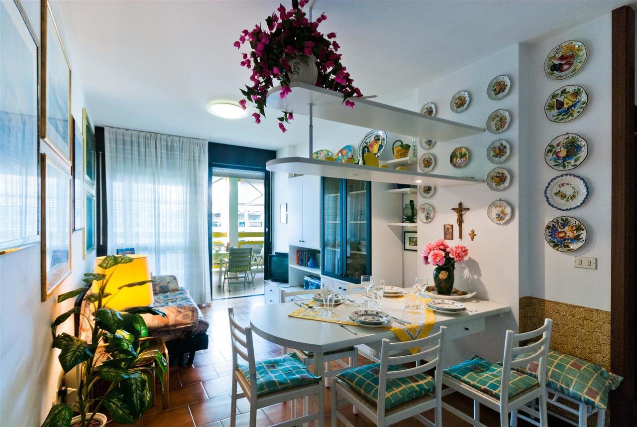 Solarium Apartment Бибионе Екстериор снимка