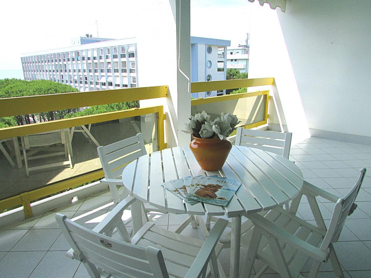 Solarium Apartment Бибионе Екстериор снимка