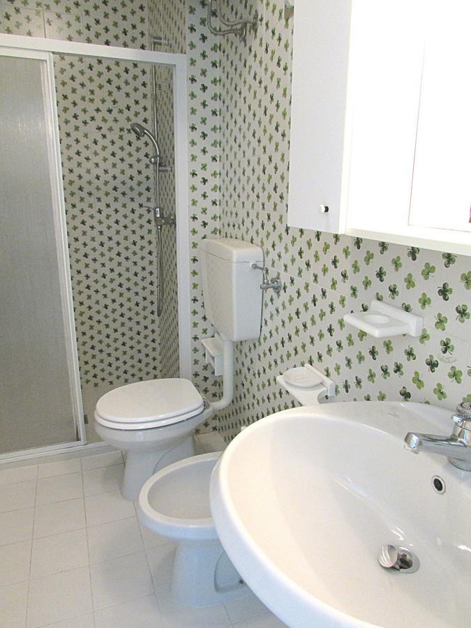 Solarium Apartment Бибионе Екстериор снимка