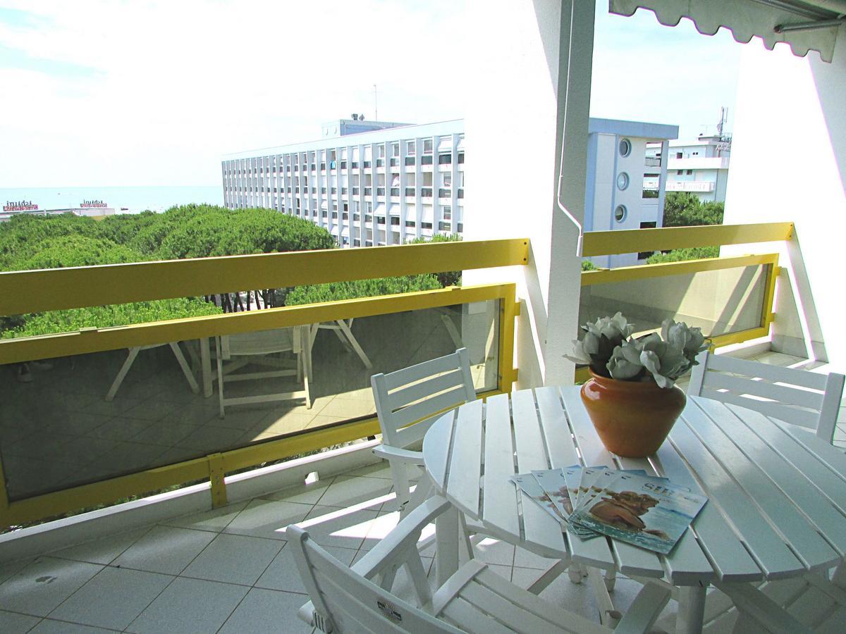 Solarium Apartment Бибионе Екстериор снимка