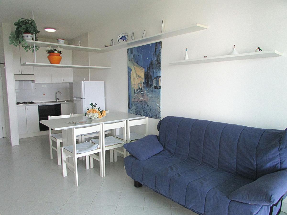 Solarium Apartment Бибионе Екстериор снимка