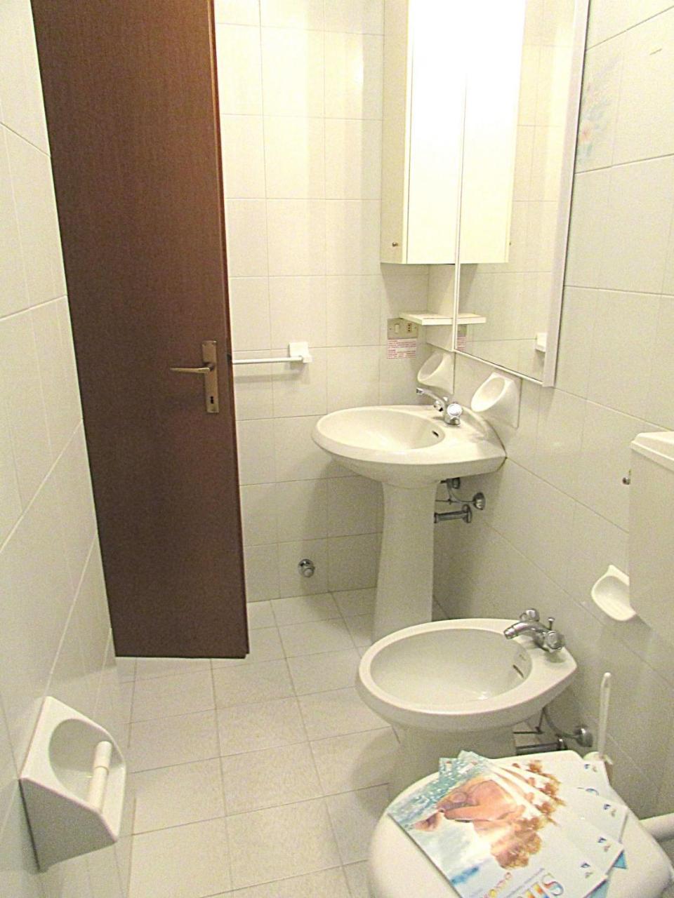 Solarium Apartment Бибионе Екстериор снимка